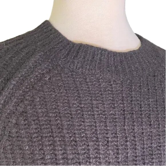 Everlane Women's Black Crew Neck Sweater - Picture 2 of 4